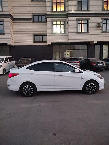 solaris accent: Hyundai Solaris: 2014 г., 1.4 л, Автомат, Бензин, Седан — 4