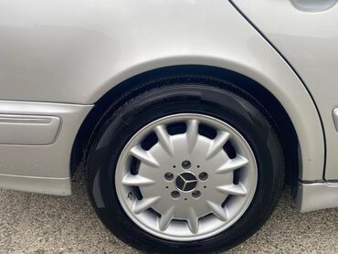 Mercedes-Benz: Mercedes-Benz E-Class: 2.8 l | 2000 il Sedan — 8