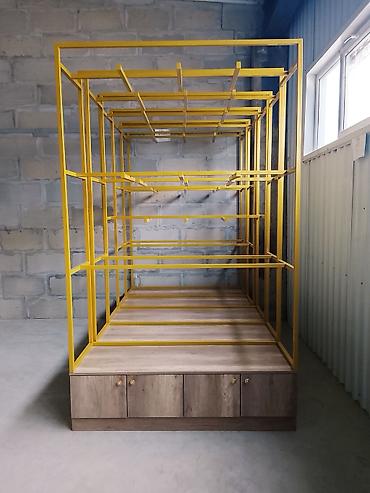 put up: Торговый остров/стойка для одежды с металлическим каркасом и подиумом — 2