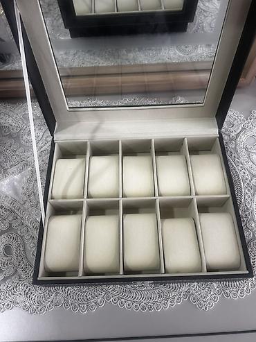 Наручные часы: Saat qutusu – 10 bölməli - Material: qara rəngli ekodəri üzlük, ağ — 5