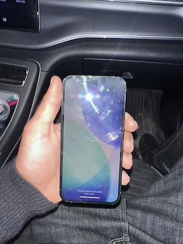 damafon kamera: IPhone 13 Pro, Göy, Qırıq — 4