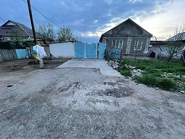 Продажа коттеджей и домов: Продаётся дом в Сокулуке Улица Токтогула 7 комнат все есть кроме душа at lalafo.kg — 1 Продажа коттеджей и домов: Продаётся дом в Сокулуке Улица Токтогула 7 комнат все есть кроме душа — 1