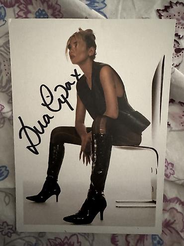 Signed by the legend herself Оригинальная фотокарточка с