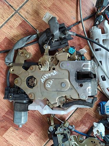 key maker: Toyota Alphard Замок дверной центральный, Тойота Альфард замок дверной — 2