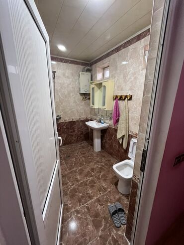 Həyət evləri və villaların satışı: Salam həyət evi satılır 3sotdur evin qupcasıda var. Unvan digah — 13