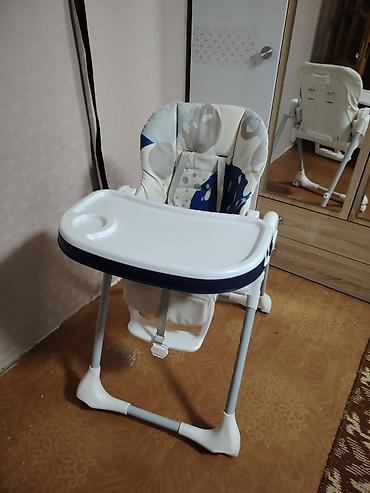 triko dest: Uşaq üçün yemək stulu. Ağ-göy rəng kombinasiyasında hazırlanmış bu — 2