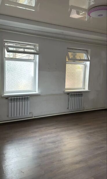 дом ново покровке: 90 м², 5 комнат, Теплый пол, Бронированные двери, Забор, огорожен