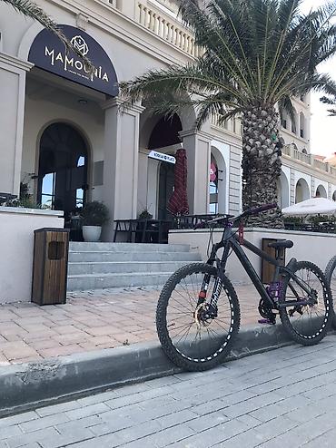 canyon velosiped: Trail/Enduro tipli dağ velosipedi – tam toplanmış, dözümlü və texniki — 7