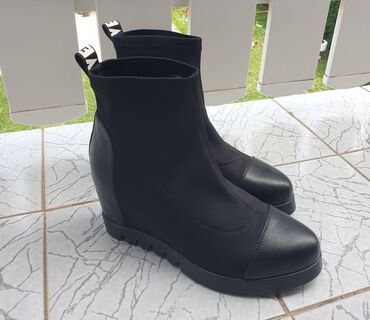 Ankle boots: Ankle boots, 37