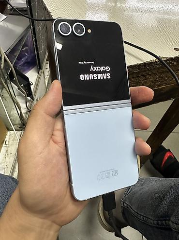 Мобильные телефоны и аксессуары: Samsung Z Flip, Б/у, 512 ГБ, цвет - Голубой, 2 SIM — 5