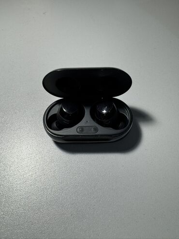переходник для наушников с микрофоном: Беспроводные наушники Samsung Galaxy Buds в черном цвете с глянцевым