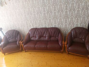 Otaq bitkiləri: Divan, İşlənmiş, Açılmayan, Bazasız, Dəri, Çatdırılma yoxdur