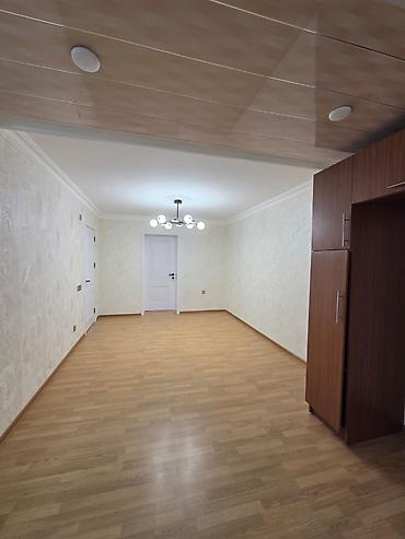 gence şeheri: Bakı, Yasamal, 3 otaqlı, Köhnə tikili, m. Elmlər Akademiyası, 70 kv. m — 4