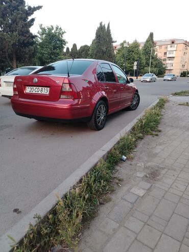Volkswagen: Volkswagen Bora: 1.6 l | 1999 il Sedan — 12