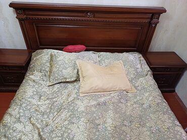 Bayraqlar: 2 təknəfərlik çarpayı, Dolab, Komod, 2 tumba, Malayziya, İşlənmiş