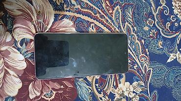Смартфон Samsung Galaxy S21 (серия S21) в розовом цвете. Основные