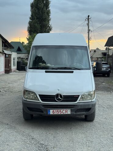 срочно продаю в связи с переездом: Продаю Mercedes-Benz Sprinter 313 CDI 2002 года 2,2 объем Механика