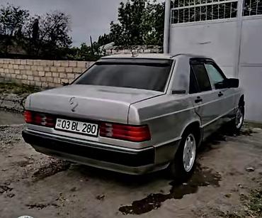 фургоны категории б: Mercedes-Benz 190E (W201) sedan - Kuzov: 4 qapılı sedan, gümüşü rəng — 3