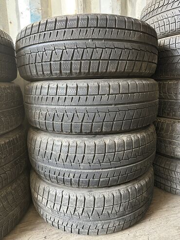 Шины: Шины 215 / 60 / R 17, Зима, Б/у, Комплект, Легковые, Япония, Bridgestone