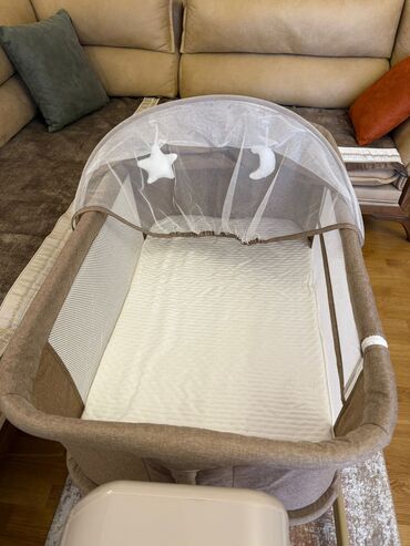 Beşiklər: Oğlan və qız üçün, Dördbucaq, Beşik, Dəstsiz, Matras ilə, Yellənmə mexanizm ilə — 2