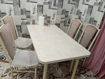 стол в стиле хай тек: Кухонный стол и стул, Б/у, цвет - Бежевый