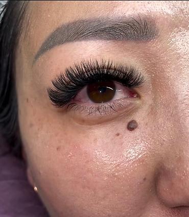 Ресницы: Услуга по наращиванию ресниц для создания более объемного и — 7