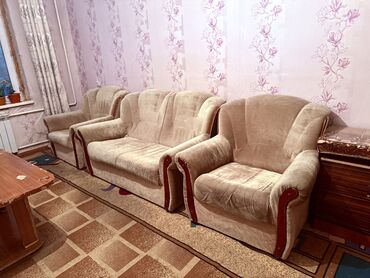 Прямые диваны: Прямой диван, Б/у, Трёхместный и более