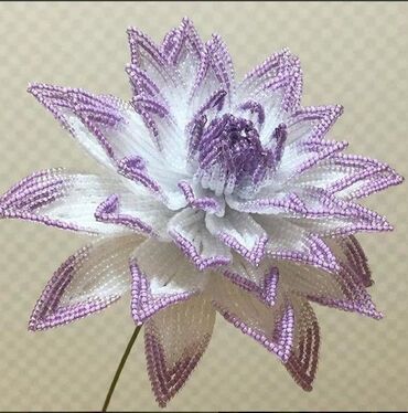 Декоративные цветы: Изготавливаю деревья и цветы из бисера все ручная работа. на — 10