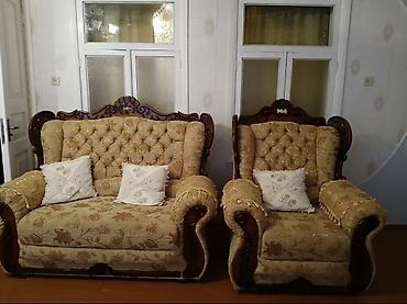 Klassik üslubda yumşaq mebel dəsti - Tərkib: 1 böyük divan, 1 orta