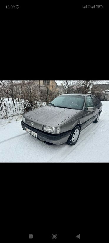 Volkswagen: Volkswagen Passat: 1990 г., 1.8 л, Механика, Бензин, Седан