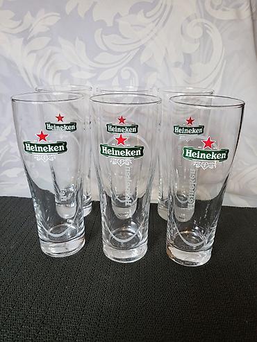 Čaše: Case nove,vintaz Heineken. Case Heineken bez ostecenja,sve na njima na lalafo.rs — 6 Čaše: Case nove,vintaz Heineken. Case Heineken bez ostecenja,sve na njima — 6