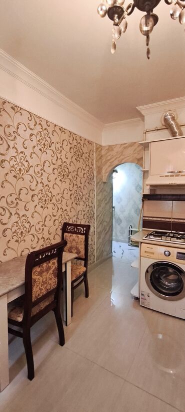 Uzunmüddətli kirayə mənzillər: XİRDALAN QƏNCLƏR SƏHƏRCİYİ. Riyat TİCERET mərkəziyle üzbəüz. 11 — 5