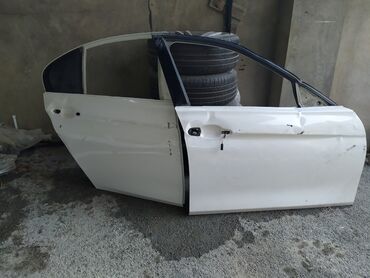 Yan və salon güzgüləri: Sağ ön, BMW F 30, 2018 il, ABŞ, Ünvandan götürmə