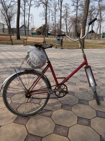 салют велик: Продаю очень надёжный советский велосипед " Салют". Две камеры новые