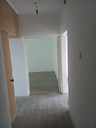 продаю дом с новопавловка жм ала тоо: 3 комнаты, 61 м², 106 серия, 2 этаж, Косметический ремонт