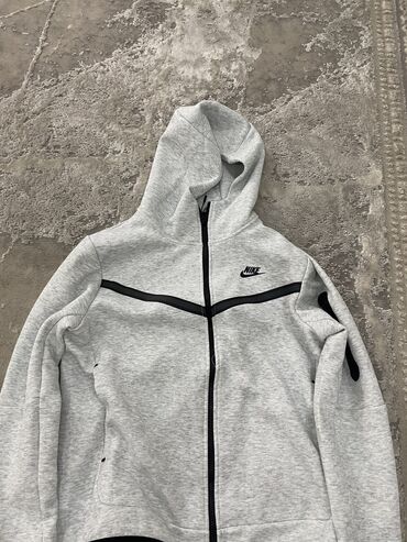 джокер талстовка: Мужской спортивный костюм, L (EU 40), Nike, Новый, цвет - Серый, Платная доставка