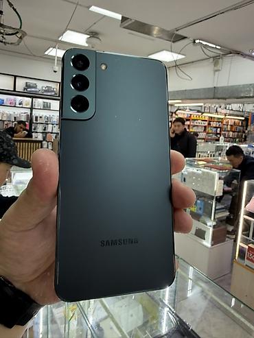Samsung Galaxy S22+ (модель SM‑S906N) - Экран 6.6", Dynamic AMOLED