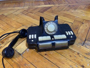 adsl modem купить: Retro diskli masa telefonu – idarəetmə düymələri və zəng siqnalları