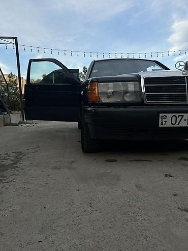 kia servis ehtiyat hisseleri: Mercedes-Benz 190 (W201) sedan - Kuzov: qara rəng, klassik 190 — 8