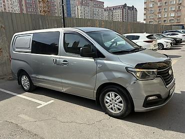 rolls rois: Hyundai H-1 / Starex, серебристый фургон грузо-пассажирский Машина — 7