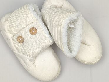 sandaly na koturnie w ccc: Капці жіночі, розмір 34