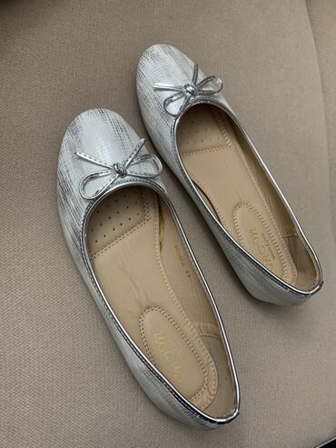 bele salonke prodaja: Ballet shoes, 41