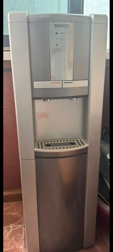 dispenser su aparati: Dispenser Beko, Döşəməüstü, Su isitmə ilə