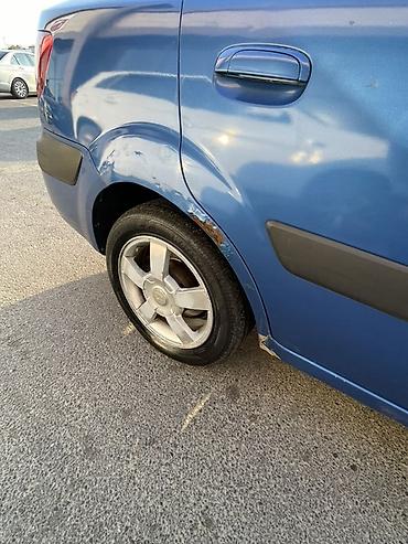 kia bongo: Kia Rio: 1.6 l | 2007 il Sedan — 6