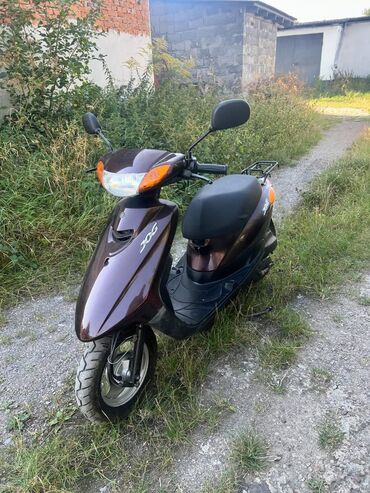 yamaha fs 100c: Yamaha Jog skuter Xüsusiyyətlər: - Rəng: tünd bənövşəyi/metallik
