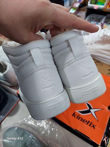 kinetix: Kinetix ağ rəngli uniseks idman ayaqqabısı (high-top) - Marka/model — 6