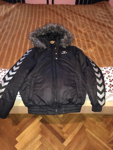 Winter jackets: Hummel, S (EU 36), M (EU 38), L (EU 40), With lining