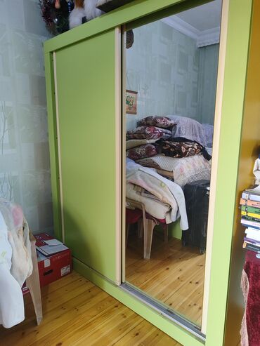 Uşaq yataq dəsti satılır.Sfoner,2 çarpayı,2 matras,2 tumpucka.Demek
