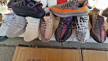 Patike: 04. kreće sezona yezzy patike od 36 do 46 4500din najprodavaniji — 3