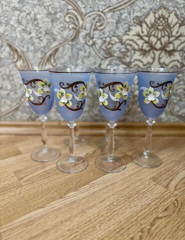 sadə qiz şəkilləri: Qədəhlər, rəng - Bənövşəyi, Şüşə, 6 ədədli dəst, Rusiya